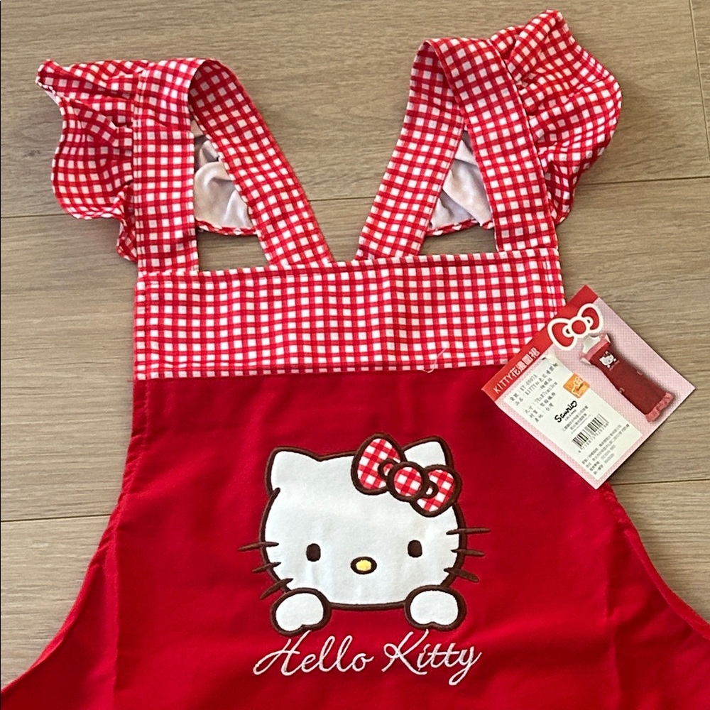 NWT Hello Kitty Gingham Apron - Picture 4 of 9